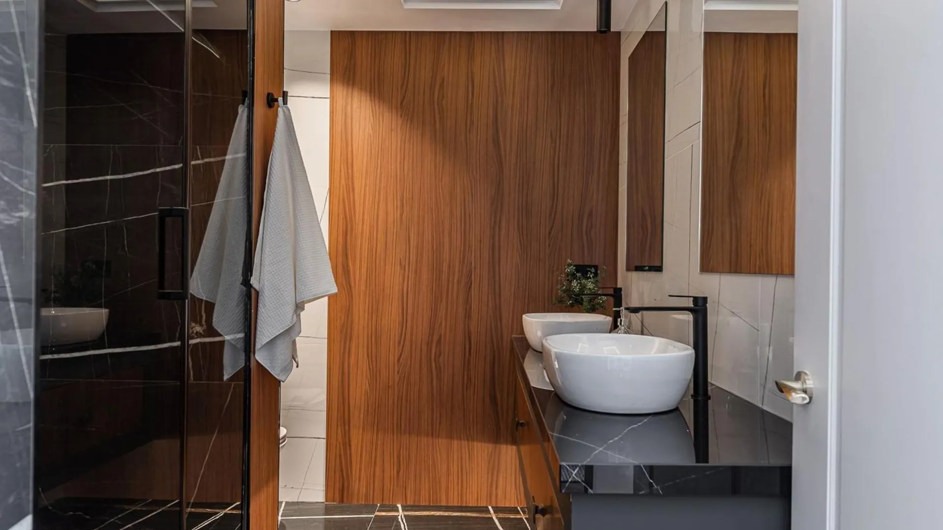 Elegant Manor Staycation Escape Rome Apartment